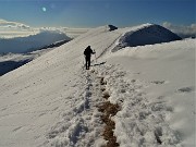 51 Ed ora in cresta pestando neve andiamo in Aralalta (2008 m)